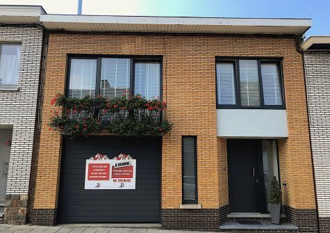 Heusy: bel-étage de toute beauté se dotant de 2 chambres, d’un jardin avec terrasse et d’un très grand garage.