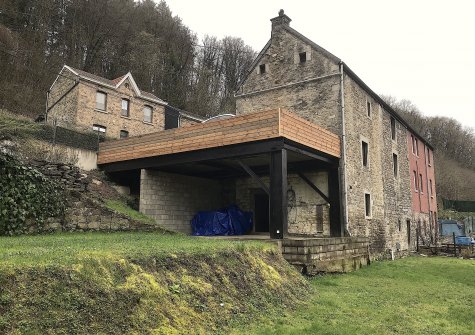 SOUS COMPROMIS – Pierres du pays et environnement verdoyant au programme de ce petit bijou entièrement restauré.