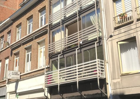 Liège (épicentre): très beau studio entièrement privatif à 200m de l’Université et de la Place de la Cathédrale
