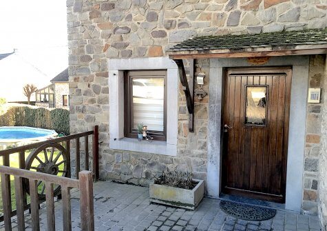 Sprimont: maison en pierre du pays, parfaite en tous points pour un couple d’amoureux friand de campagne et de l’esprit chaleureux des petits villages.