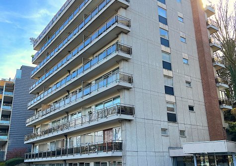 Cointe (Liège): studio de belle allure avec terrasse et parking privé.