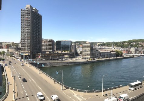 Studio hyper centré avec superbe vue et une accessibilité totale à tout ce que vous pouvez imaginer.