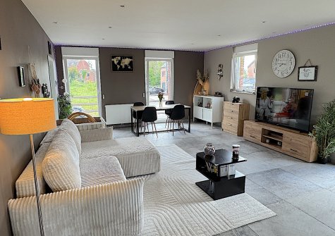 Tinlot: luxueux duplex avec salon d’été, cuisine professionnelle et double parking.