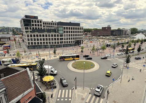 Liège (Coronmeuse): bel appartement à la vue d’horizon avec garage et double terrasse.